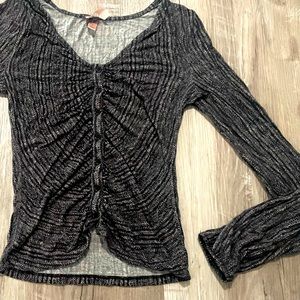 Willow & Root Long Sleeve 🖤